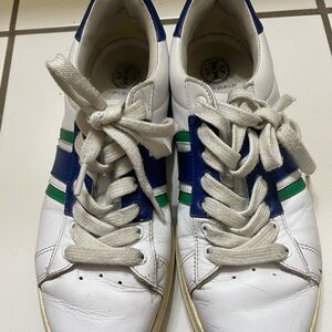 Comfortable tennis shoes for the summer.